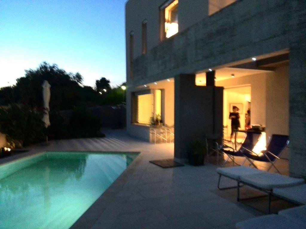 Art House Quartu - Margine Rosso Bed & Breakfast Quartu Sant'Elena Room photo
