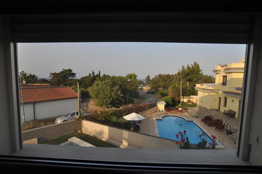 Art House Quartu - Margine Rosso Bed & Breakfast Quartu Sant'Elena Exterior photo